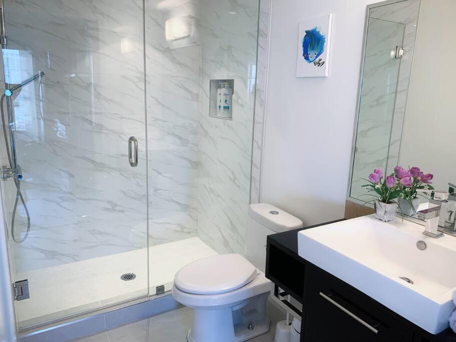 Downtown 3Br/2Ba+Views+Skytrain+Free Parking Apartment Vancouver Exterior photo