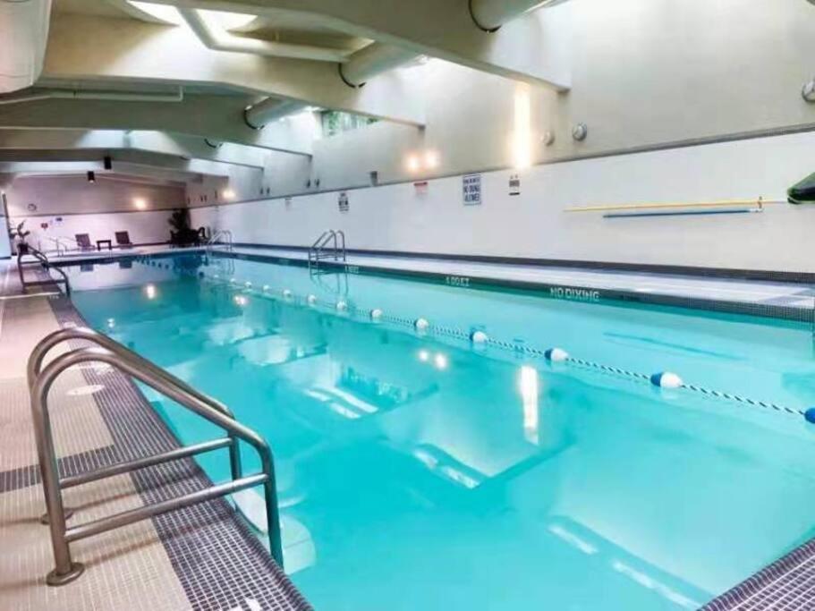 Downtown 3Br/2Ba+Views+Skytrain+Free Parking Apartment Vancouver Exterior photo